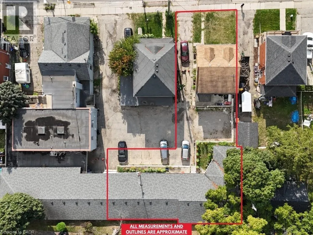 Duplex for rent: 231 Water Street N, Cambridge, Ontario N1R 3B9