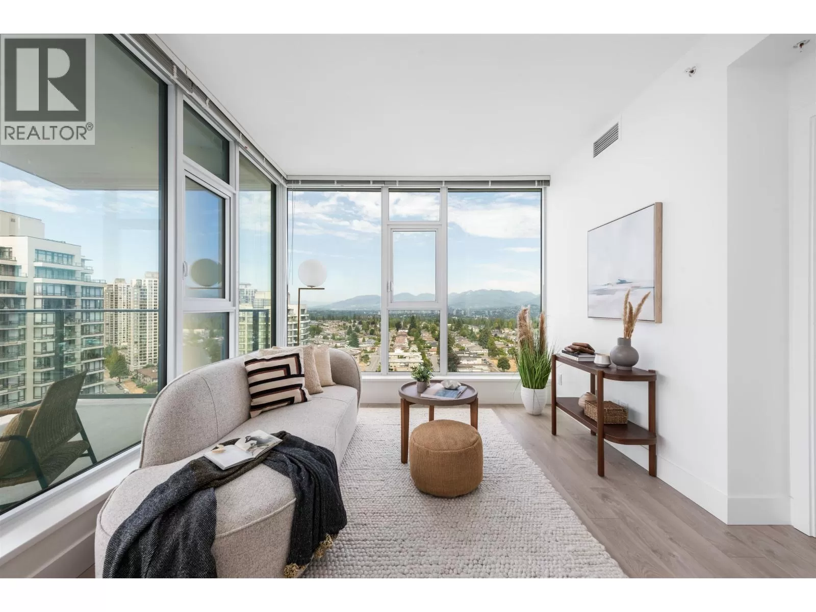 Apartment for rent: 2310 7358 Edmonds Street, Burnaby, British Columbia V3N 0H1