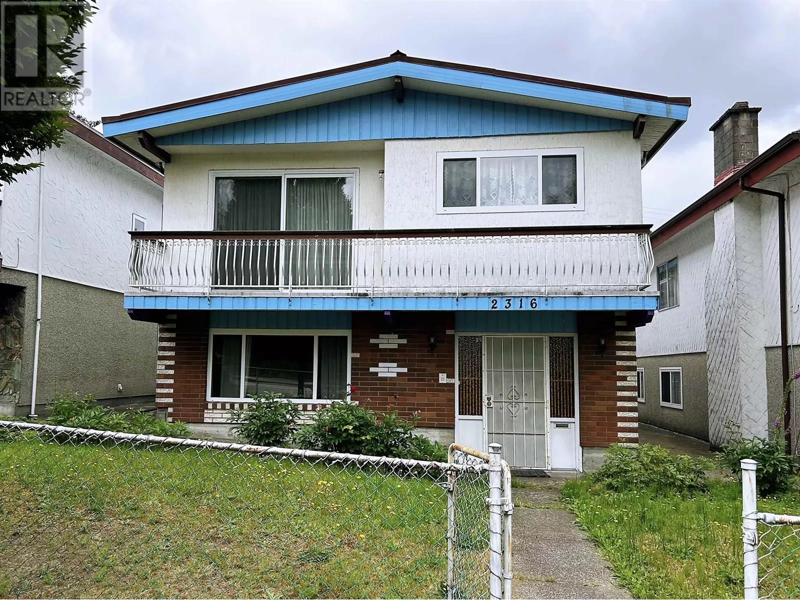 House for rent: 2316 E 1st Avenue, Vancouver, British Columbia V5N 1C3