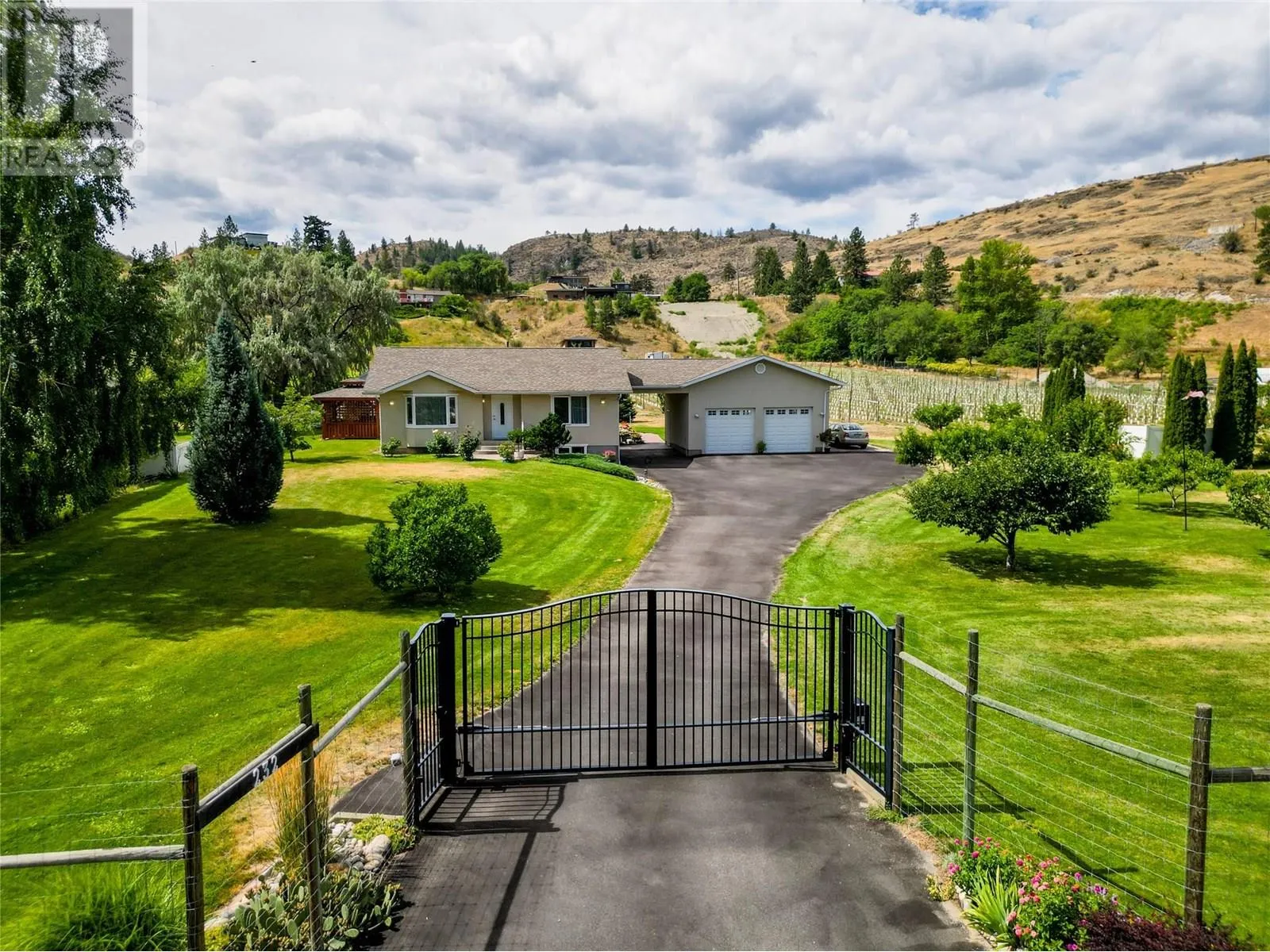 Other for rent: 232 Linden Avenue, Kaleden, British Columbia V0H 1K0