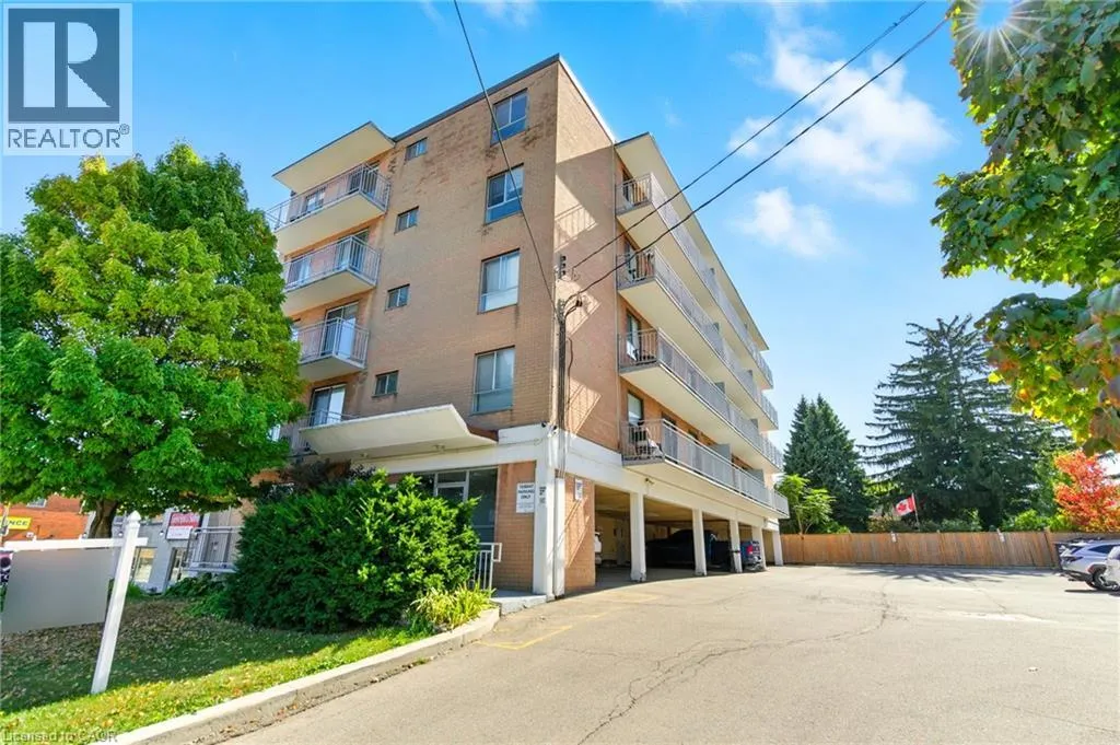 Apartment for rent: 2322 King Street E Unit# 22, Hamilton, Ontario L8K 1X4