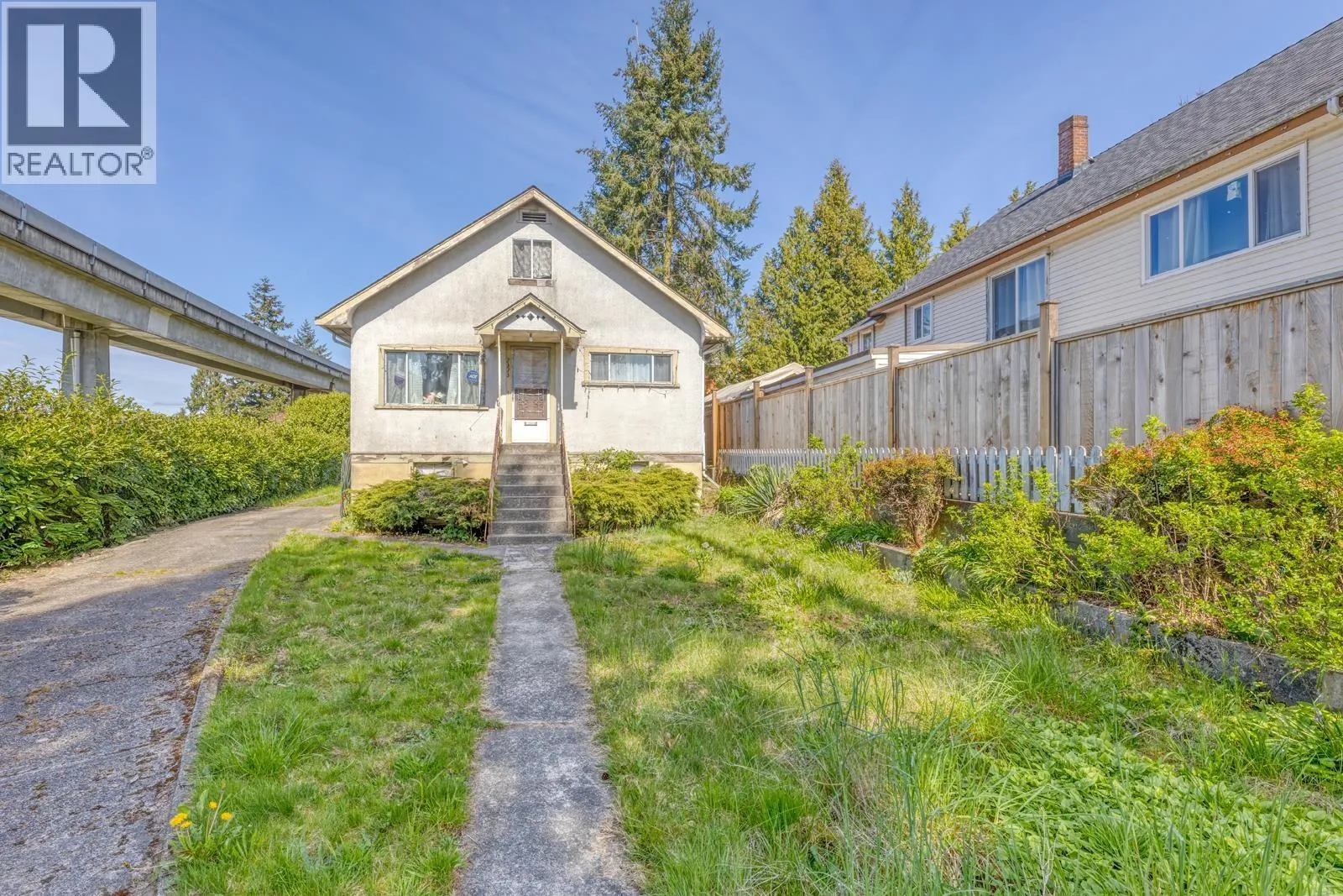 House for rent: 2323 Dublin Street, New Westminster, British Columbia V3M 3B3