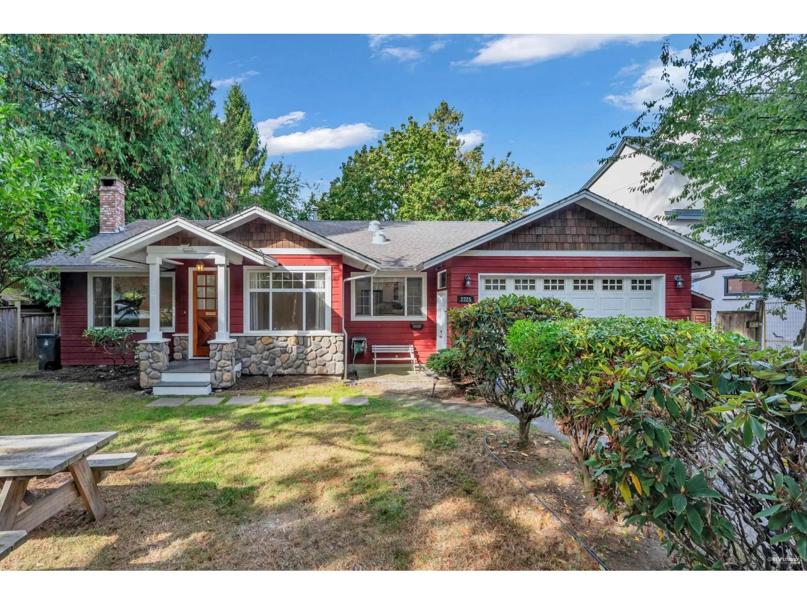 House for rent: 2325 124 Street, Surrey, British Columbia V4A 3M9