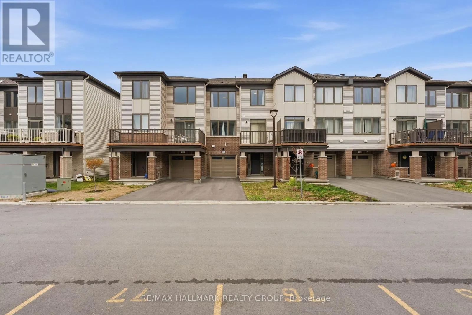 Row / Townhouse for rent: 233 Anyolite Private, Ottawa, Ontario K2J 6P5