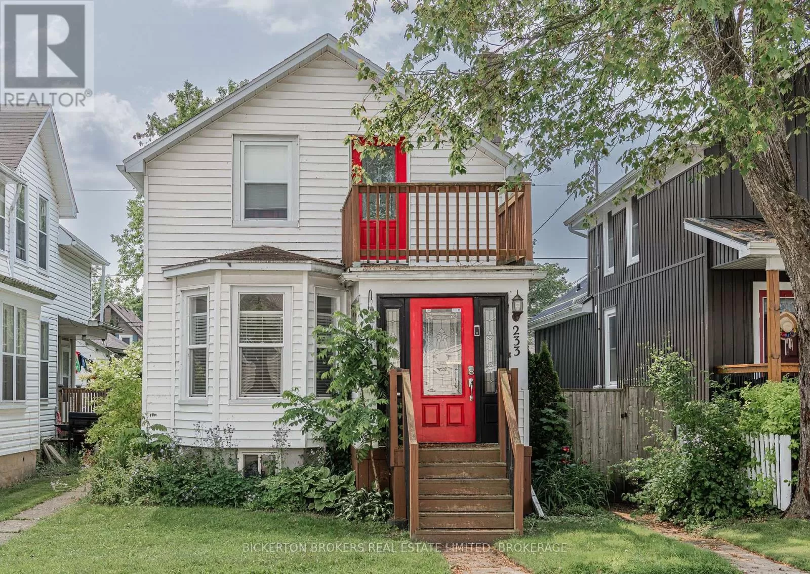 House for rent: 233 North Street N, Gananoque, Ontario K7G 1L9