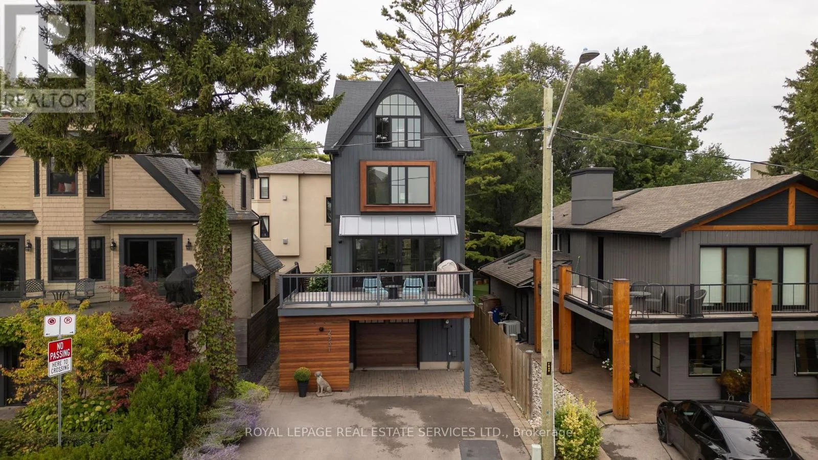 House for rent: 2331 Ontario Street, Oakville, Ontario L6L 1A5