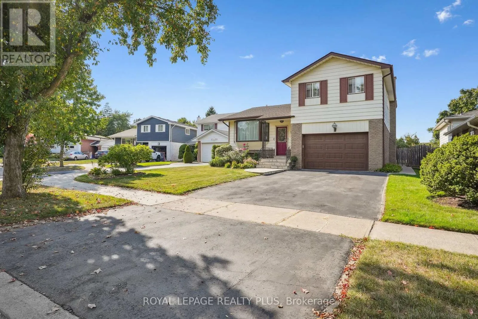 House for rent: 2335 Wyandotte Drive, Oakville, Ontario L6L 2T4