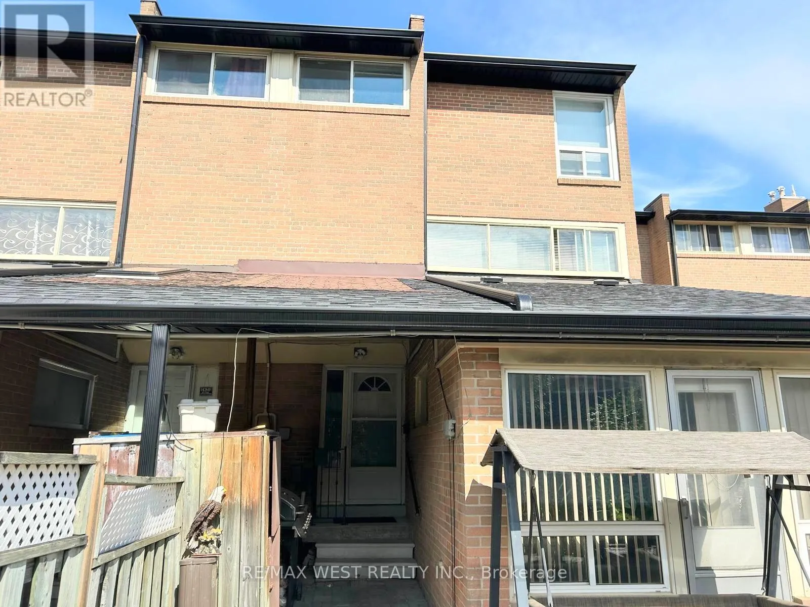 Row / Townhouse for rent: 234 - 260 John Garland Boulevard, Toronto, Ontario M9V 1N8