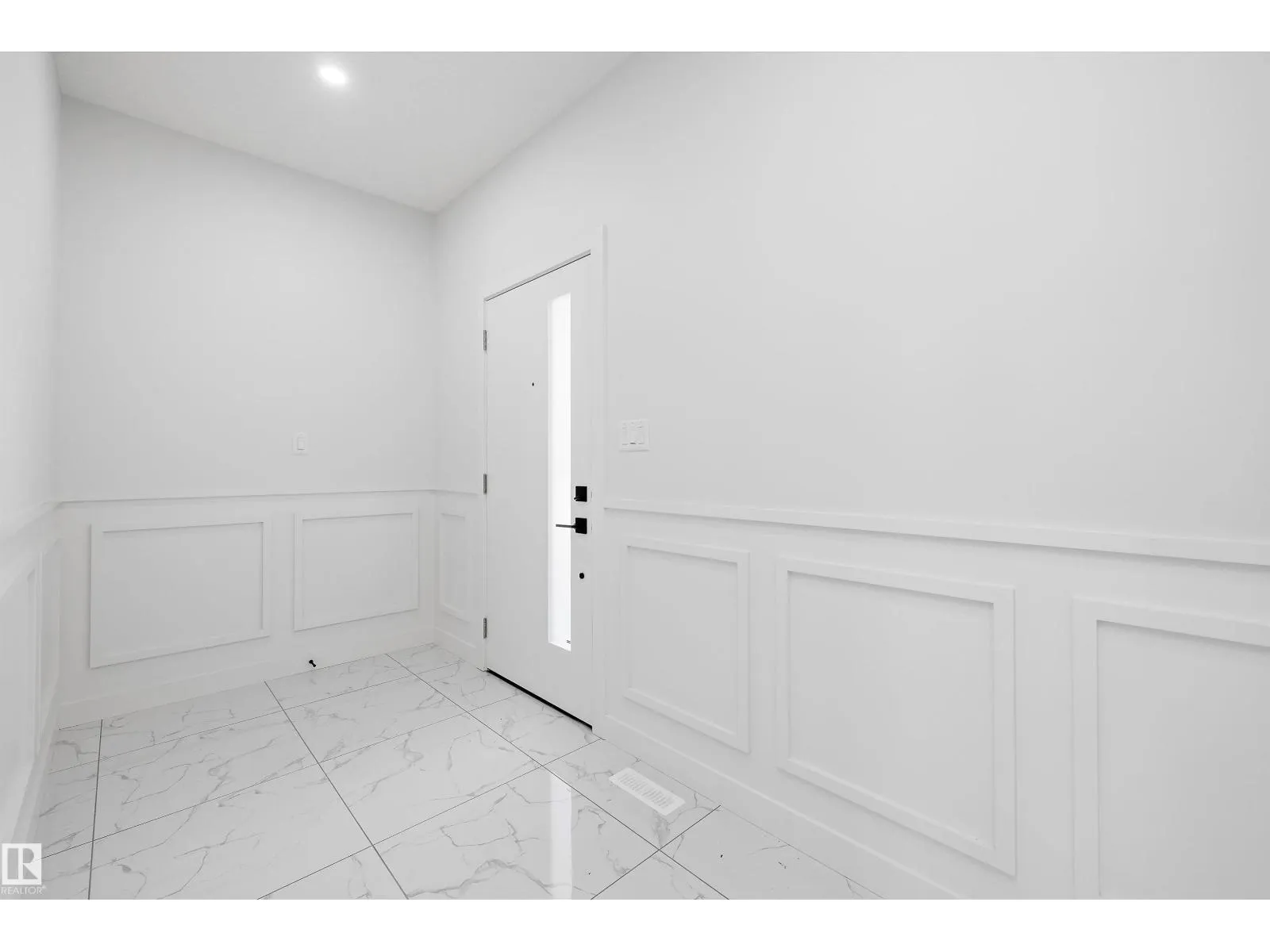 House for rent: 234 Kinglet Bv Nw, Edmonton, Alberta T5S 0W4