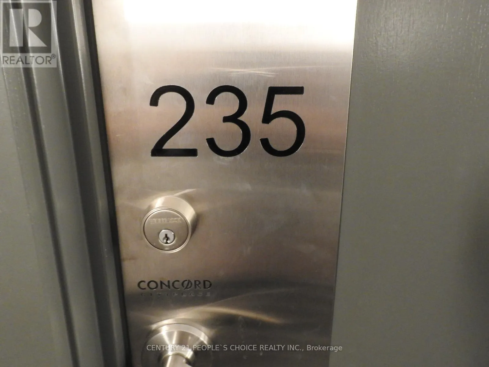 Apartment for rent: 235 - 8 Telegram Mews, Toronto, Ontario M5V 3Z5