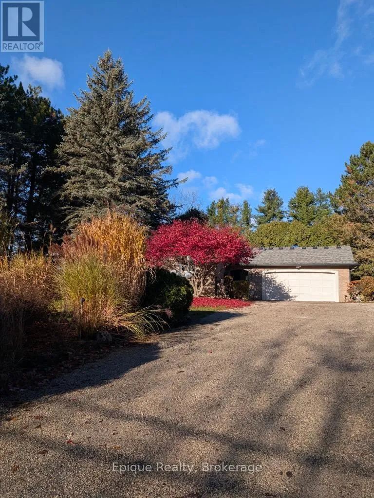 House for rent: 235 Concession 11 Road E, Hamilton, Ontario L8B 1H7