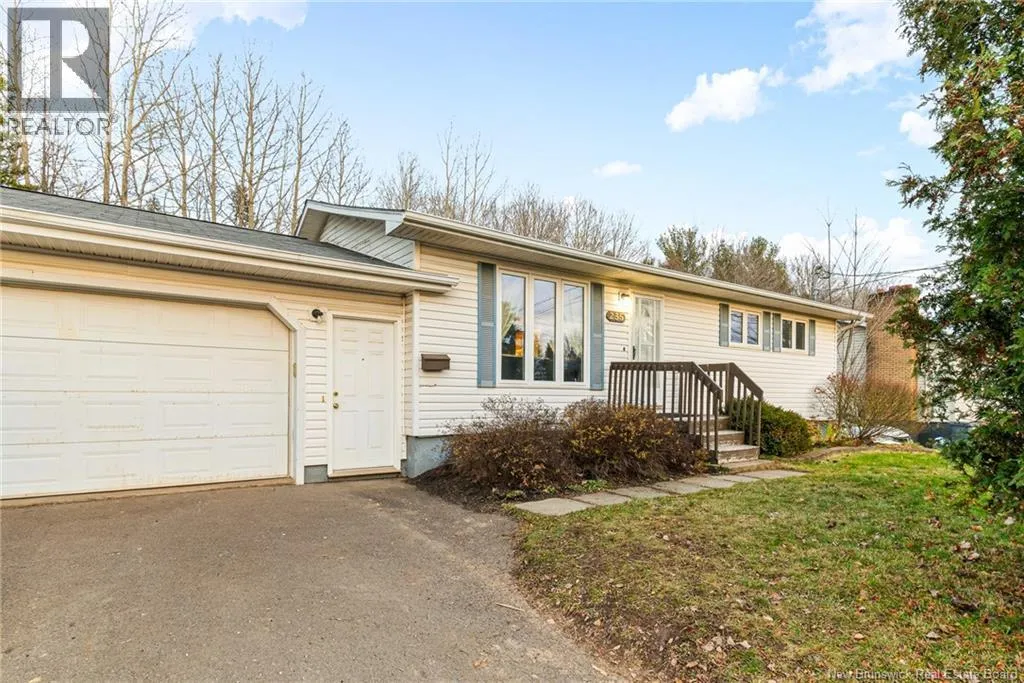 235 Pascal, Dieppe, New Brunswick E1A 2C8