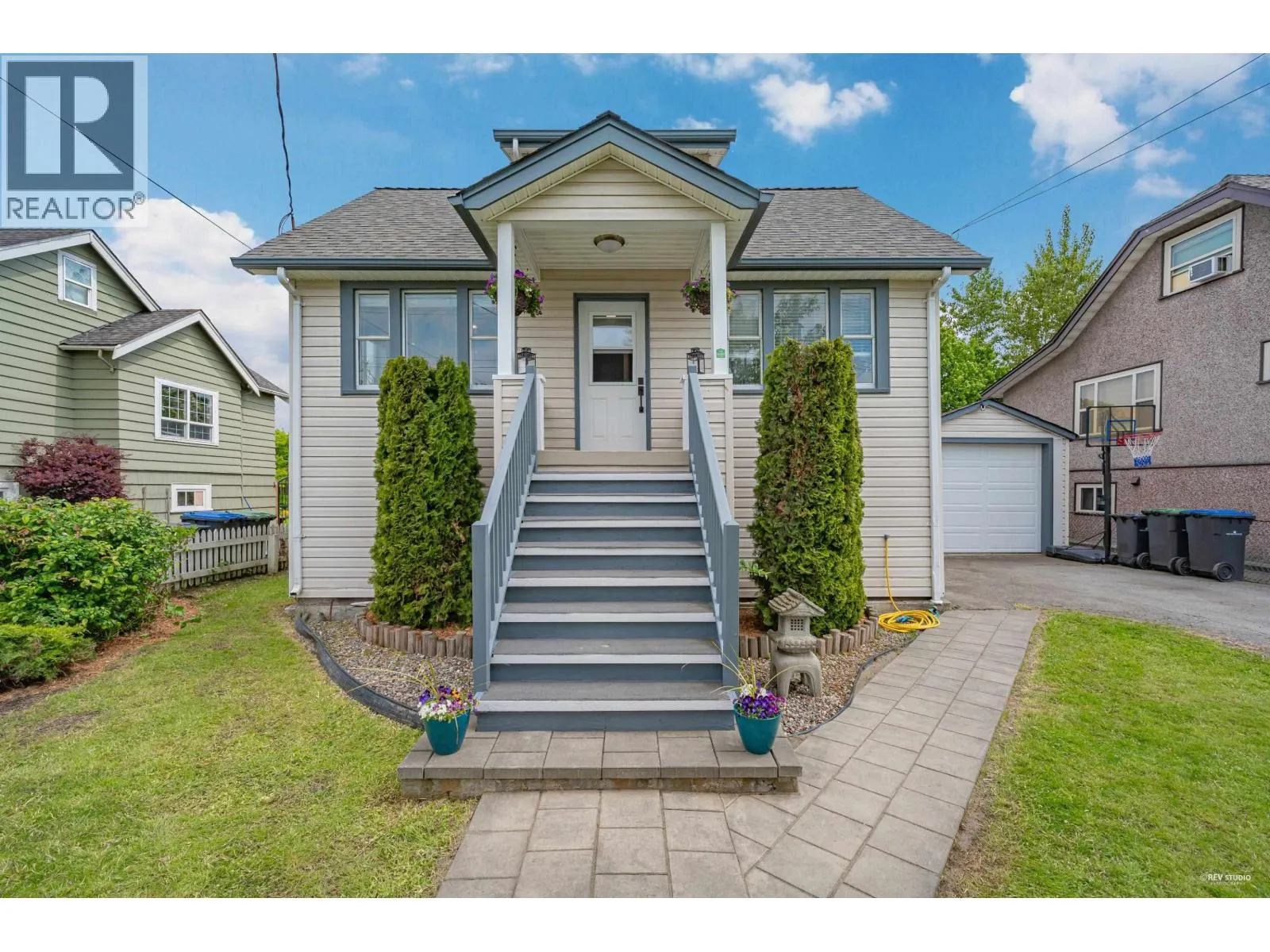 House for rent: 235 Pembina Street, New Westminster, British Columbia V3M 5J3