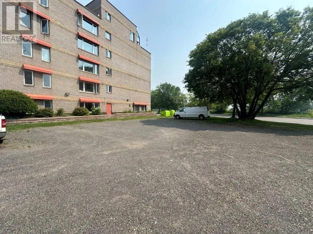 235 Ross Street, Thunder Bay, Ontario P7E 1B4