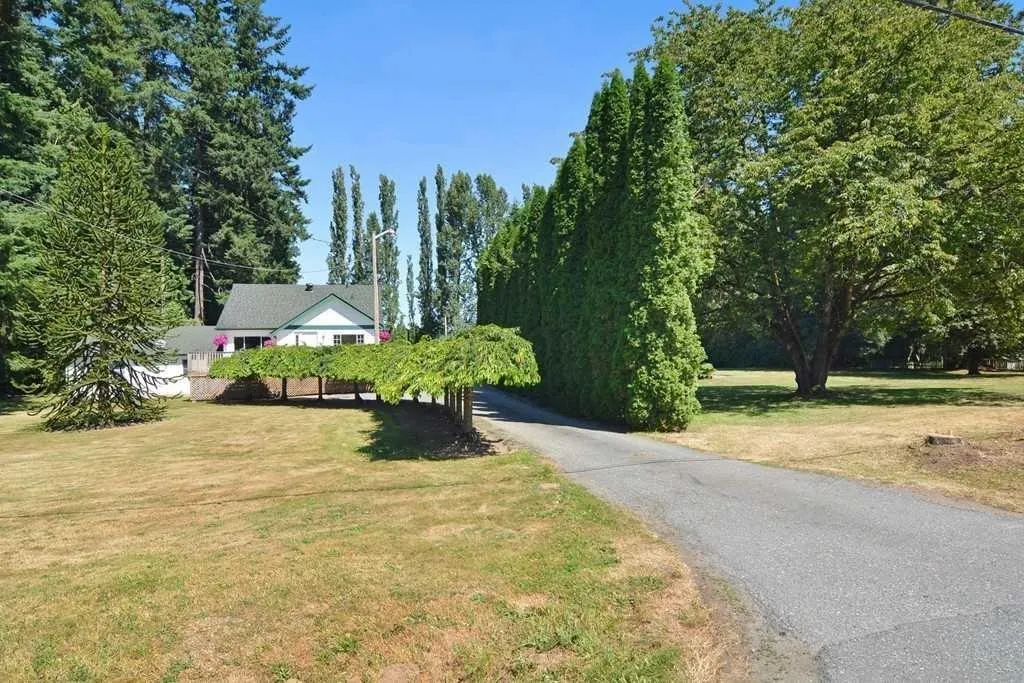 House for rent: 23523 47 Avenue, Langley, British Columbia V2Z 2S3
