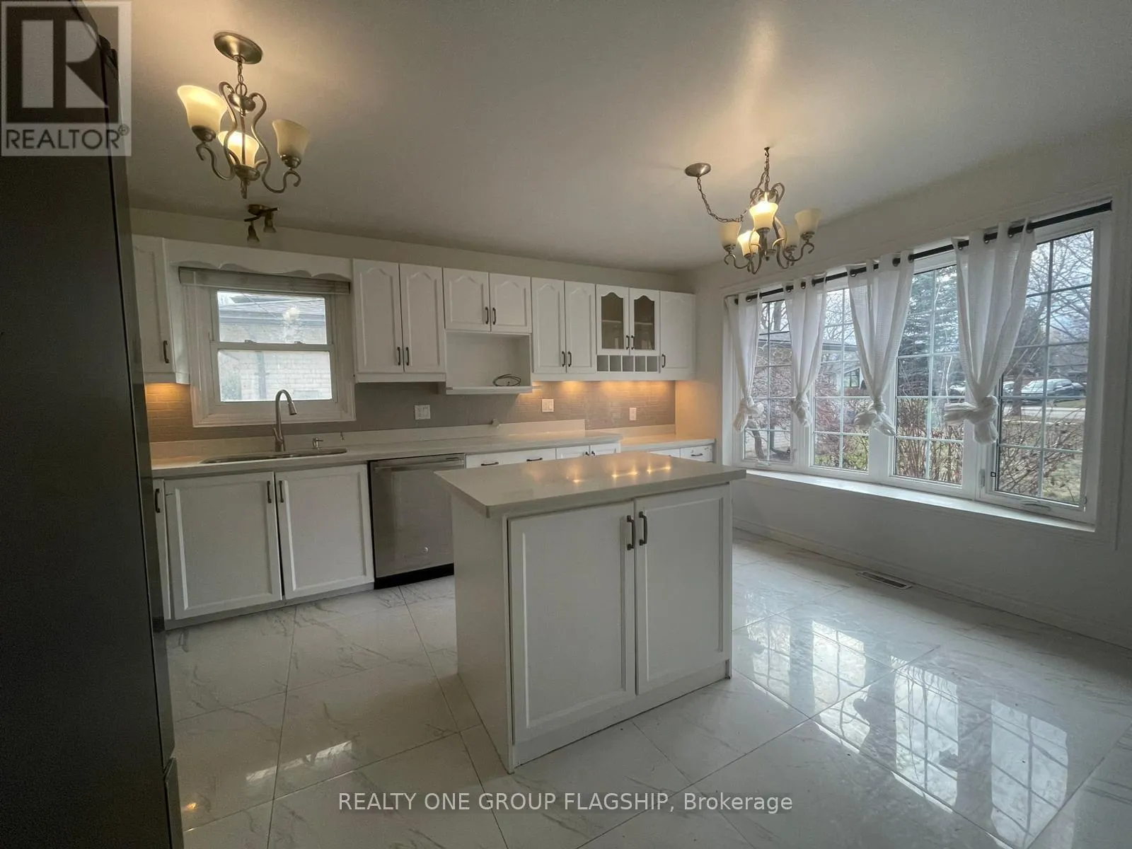 Other for rent: 2358 Thorn Lodge Dr Drive, Mississauga, Ontario L5K 1K5