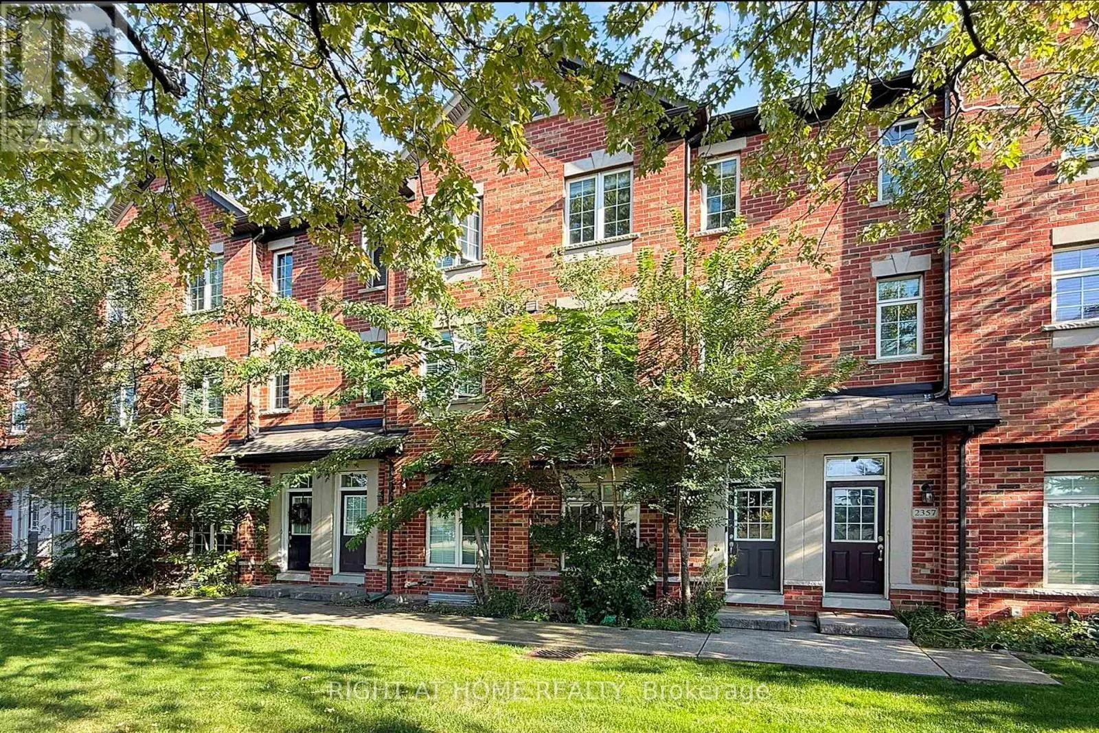 Row / Townhouse for rent: 2359 Lepage Common, Burlington, Ontario L7R 0C8