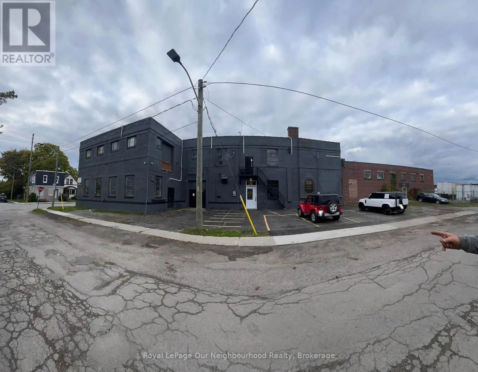 Warehouse for rent: 236 Burgar Street, Welland, Ontario L3B 2T4
