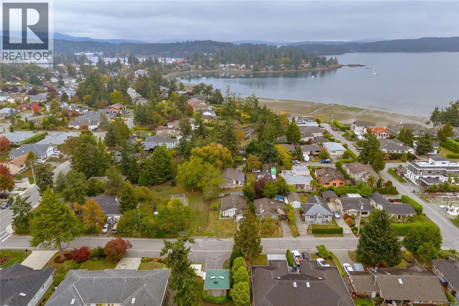 House for rent: 2365 Lovell Ave, Sidney, British Columbia V8L 2J5