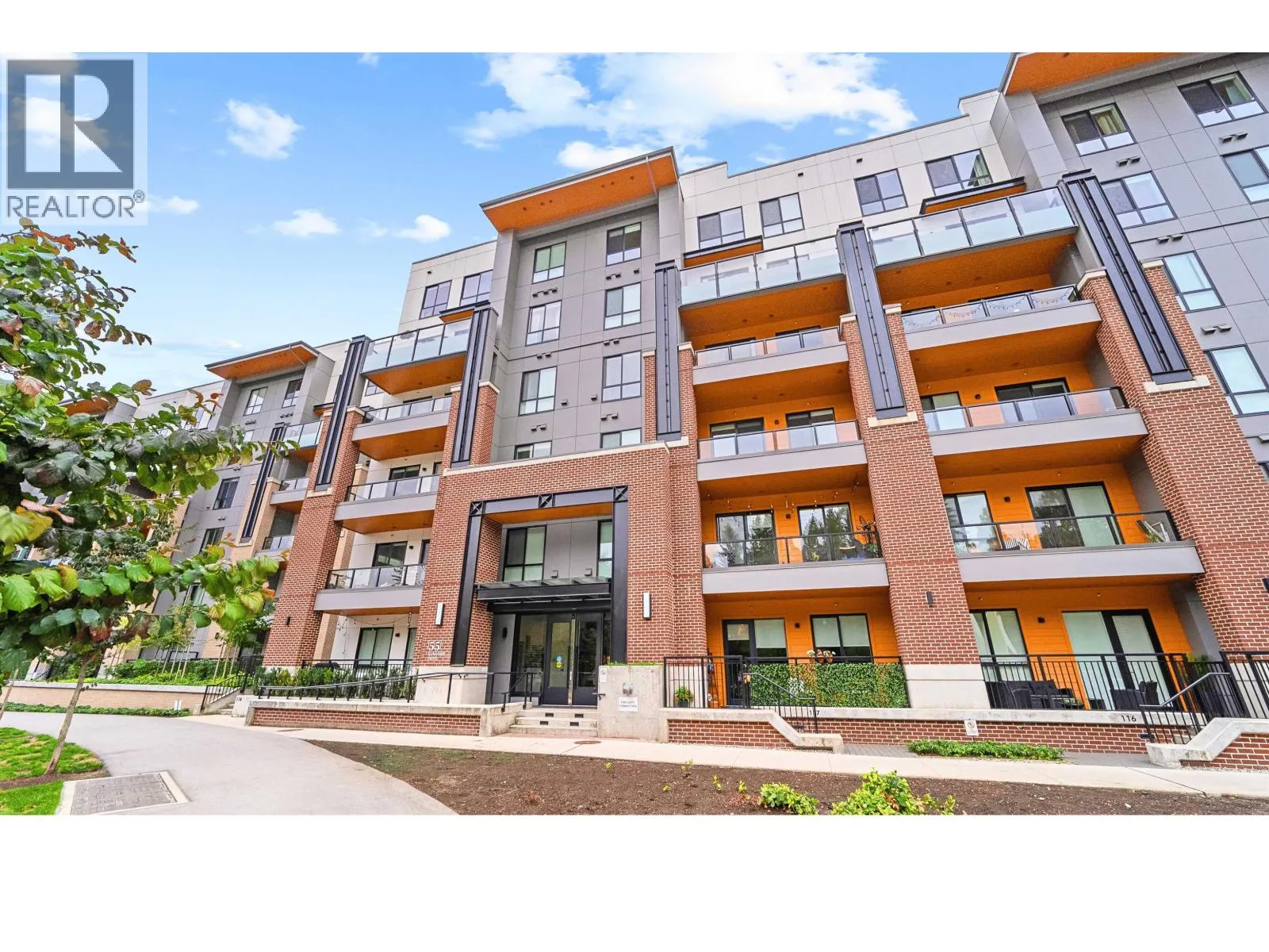 Apartment for rent: 237 55 Klahanie Drive, Port Moody, British Columbia V3H 0M9