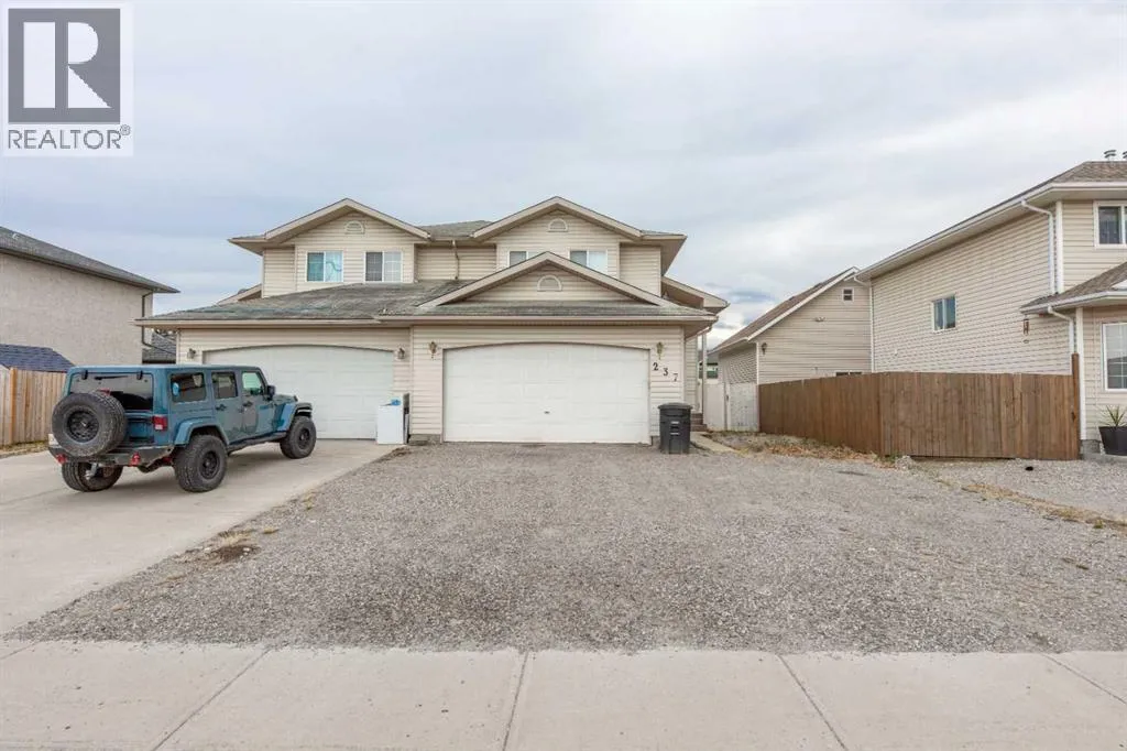 Duplex for rent: 237 Baker Street, Hinton, Alberta T7V 2C4