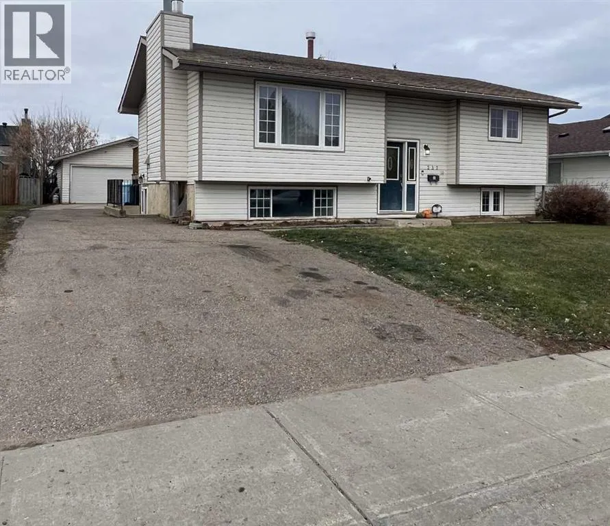 House for rent: 237 Cochrane Crescent, Fort McMurray, Alberta T9K 1J6