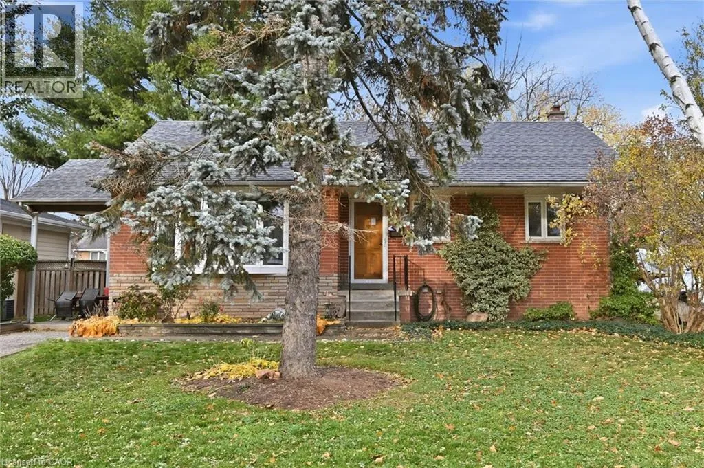 House for rent: 237 Mohawk Road, Oakville, Ontario L6L 2Z1