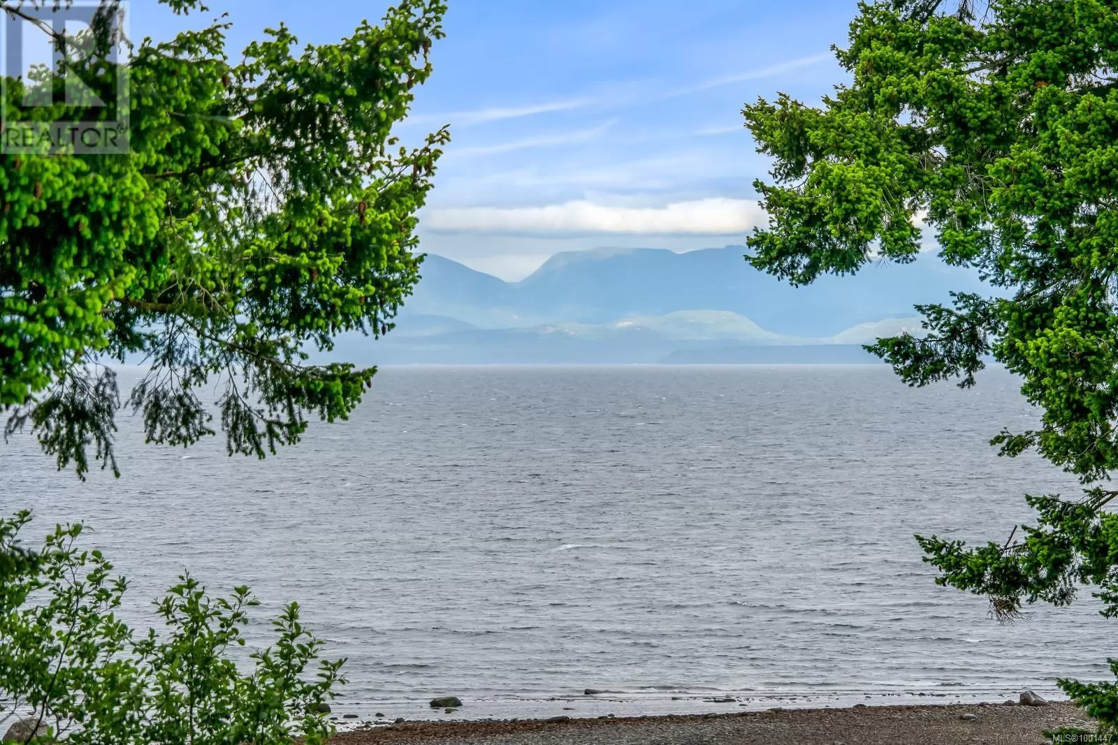 House for rent: 2376 Seabank Rd, Courtenay, British Columbia V9J 1X5