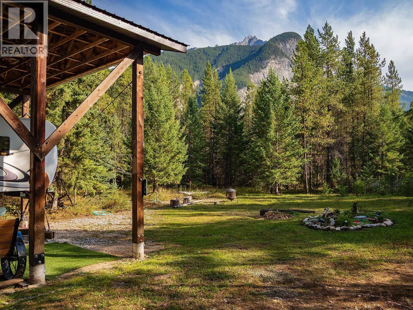 Other for rent: 2380 Finnegan Court, Golden, British Columbia V0A 1H1