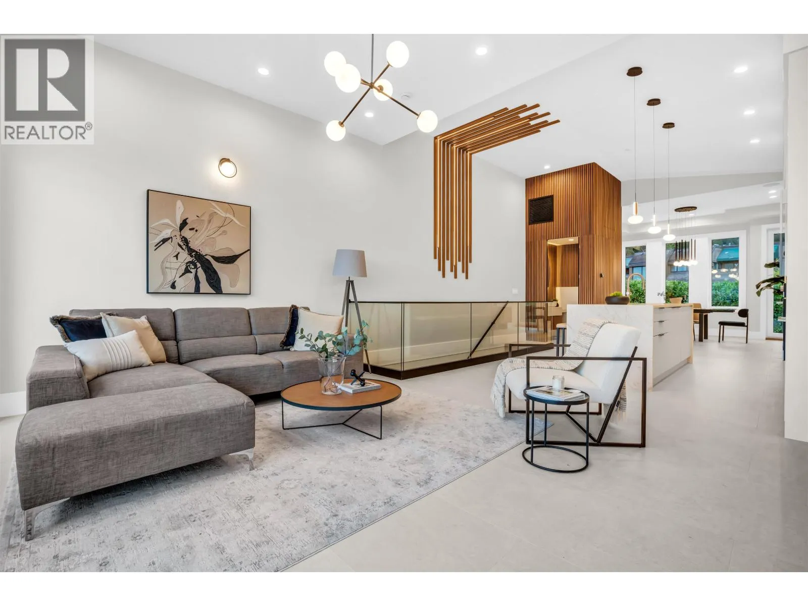 Duplex for rent: 2380 Marine Drive, West Vancouver, British Columbia V7V 1K8