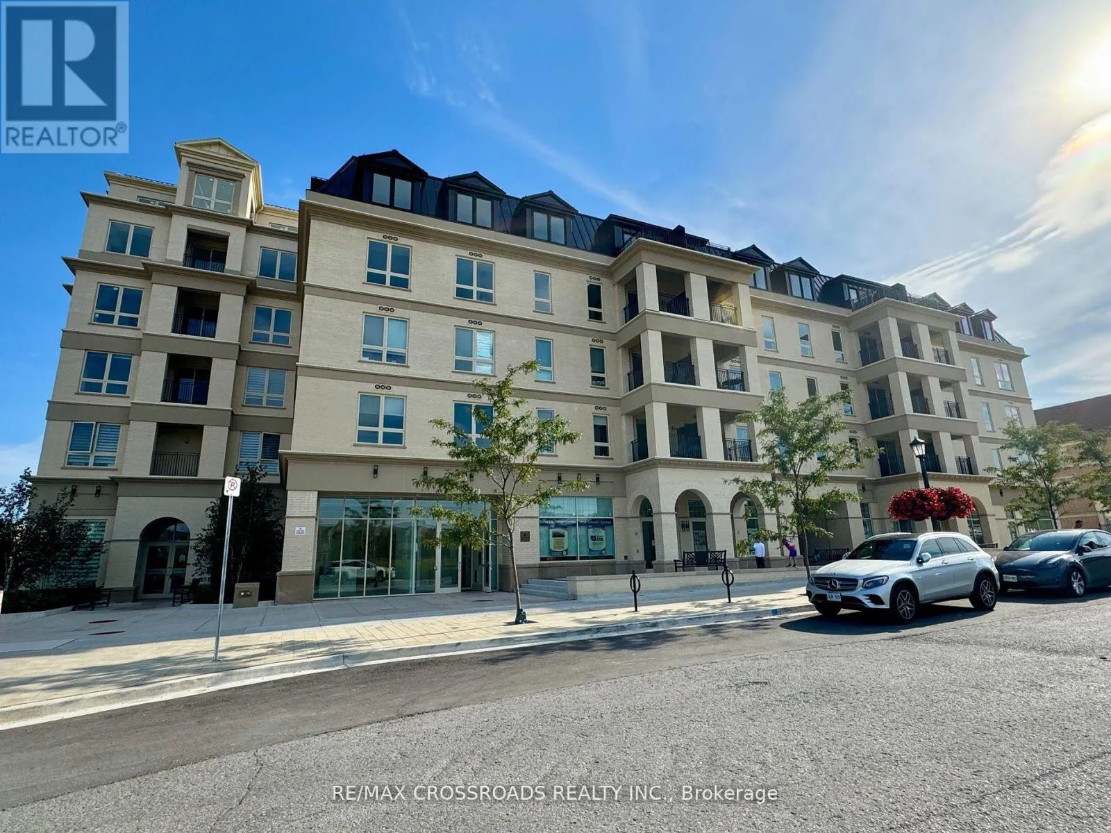Apartment for rent: 239 - 101 Cathedral High Street, Markham, Ontario L6C 3L8