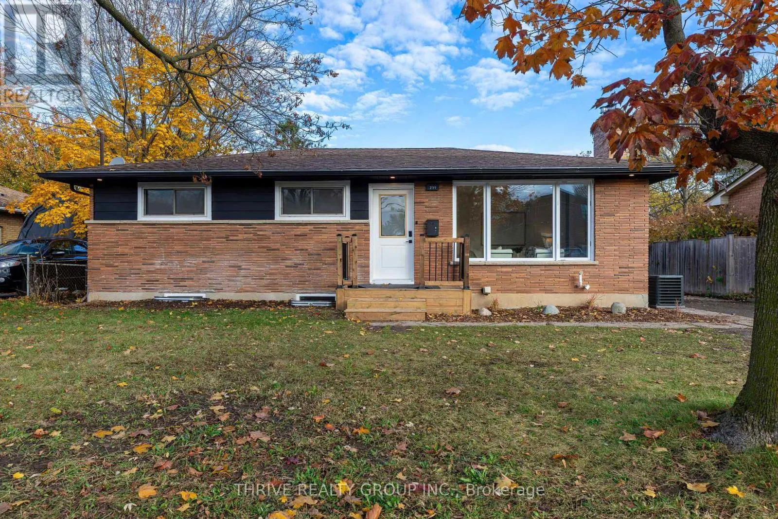 House for rent: 239 Commissioners Road W, London South, Ontario N6J 1Y2