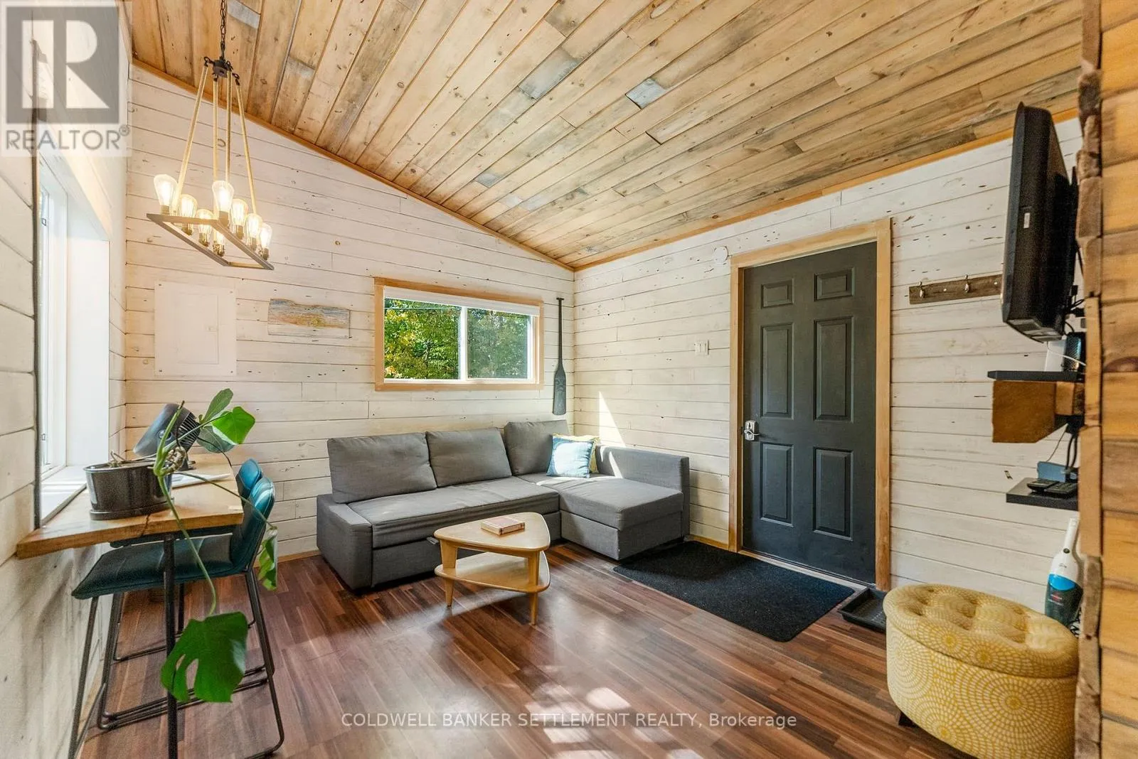 Other for rent: 23925 Highway 7, Central Frontenac, Ontario K0H 2P0