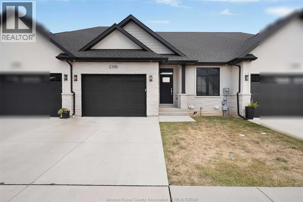 Row / Townhouse for rent: 2398 Barkley, Windsor, Ontario N8P 0E9