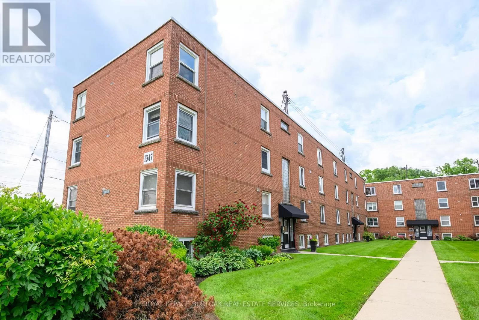 Apartment for rent: 24 - 1347 Lakeshore Road, Burlington, Ontario L7S 1B1