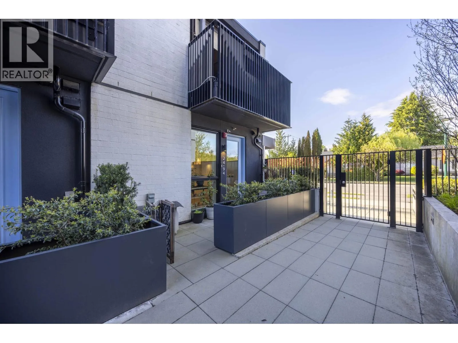 Apartment for rent: 24 94 W King Edward Avenue, Vancouver, British Columbia V5Y 0N6