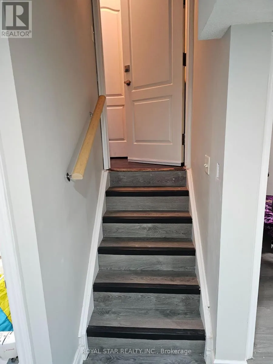 House for rent: 24 Bonavista Drive, Brampton, Ontario L6X 0N6