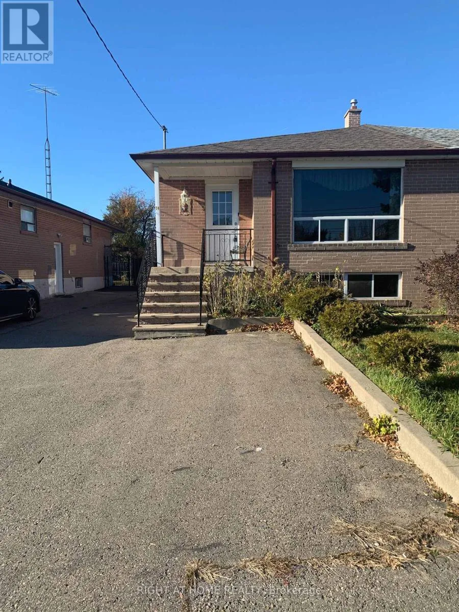 House for rent: 24 Dean Street, Brampton, Ontario L6W 1M6
