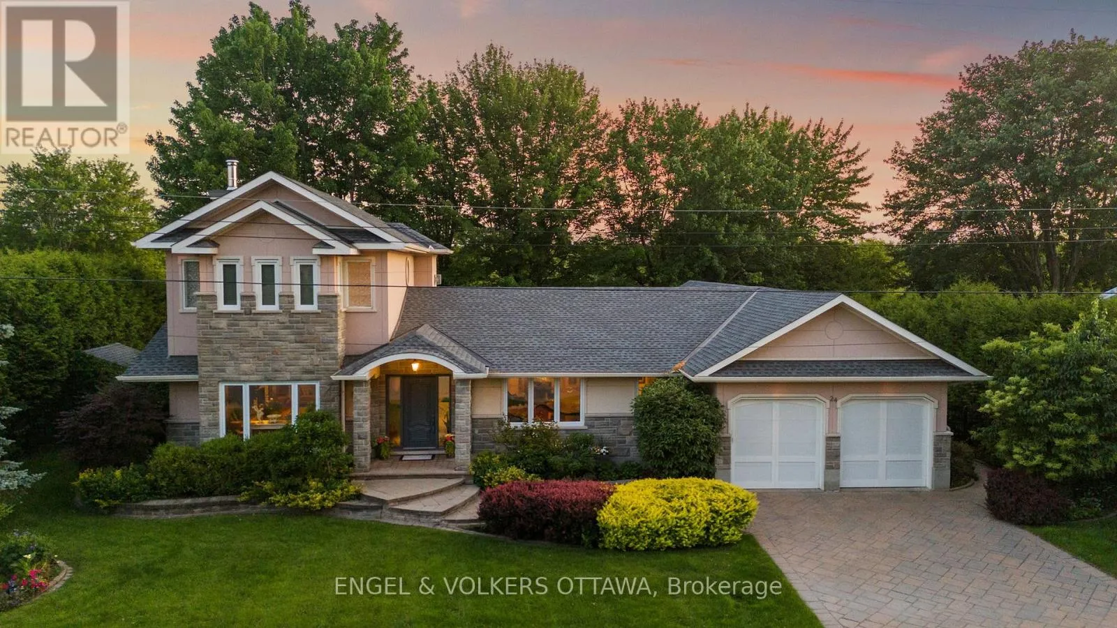 House for rent: 24 Doris Avenue, Ottawa, Ontario K1T 3W8