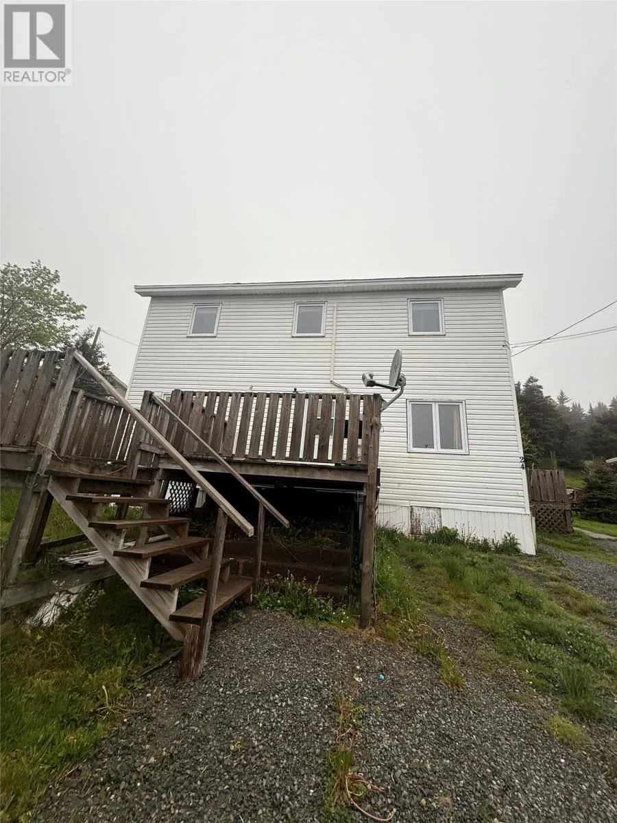 Two Apartment House for rent: 24 Freshwater Crescent, Freshwater, Newfoundland & Labrador A0B 1W0