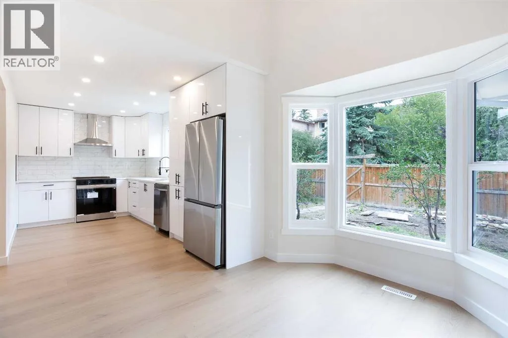 House for rent: 24 Hawkwood Crescent Nw, Calgary, Alberta T3G 1X5