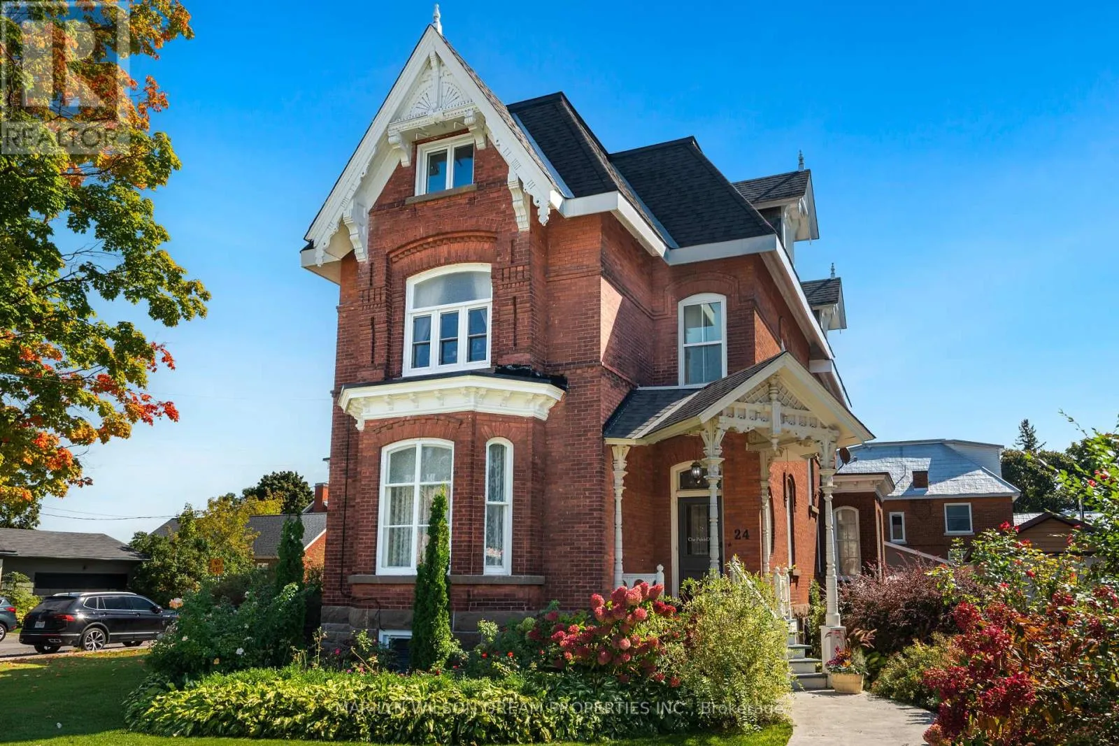 24 Lake Avenue W, Carleton Place, Ontario K7C 1L4