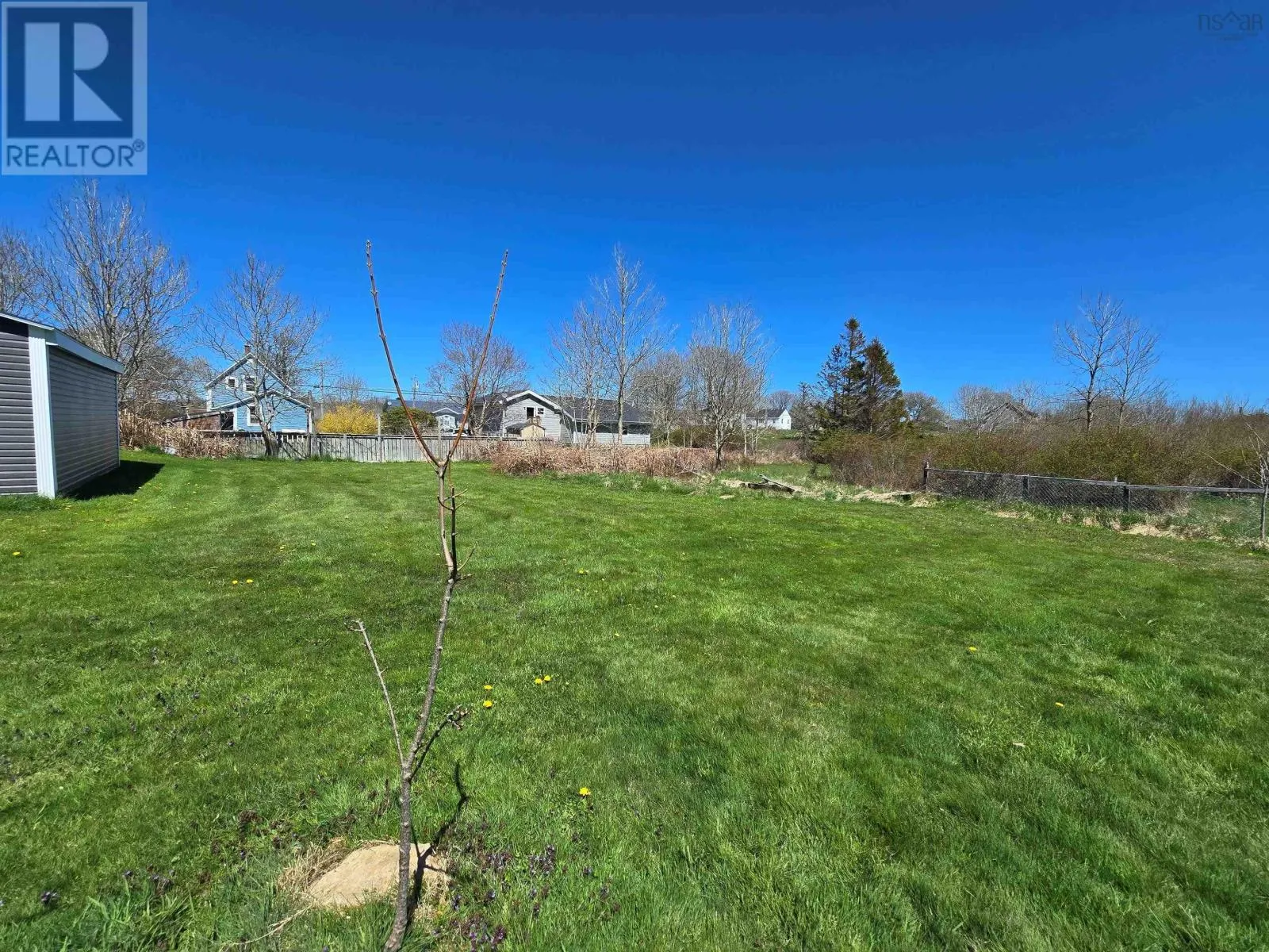 24 Lewis Avenue, Yarmouth, Nova Scotia B5A 3X6