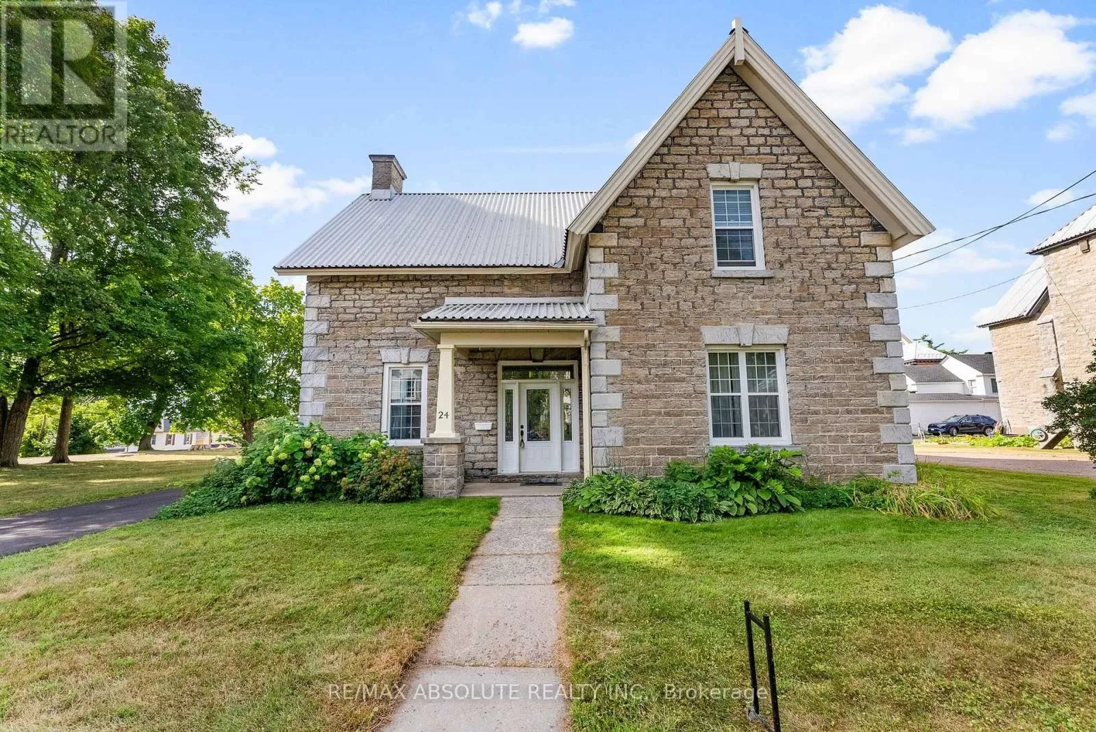 House for rent: 24 Ottawa Street, Arnprior, Ontario K7S 1W8