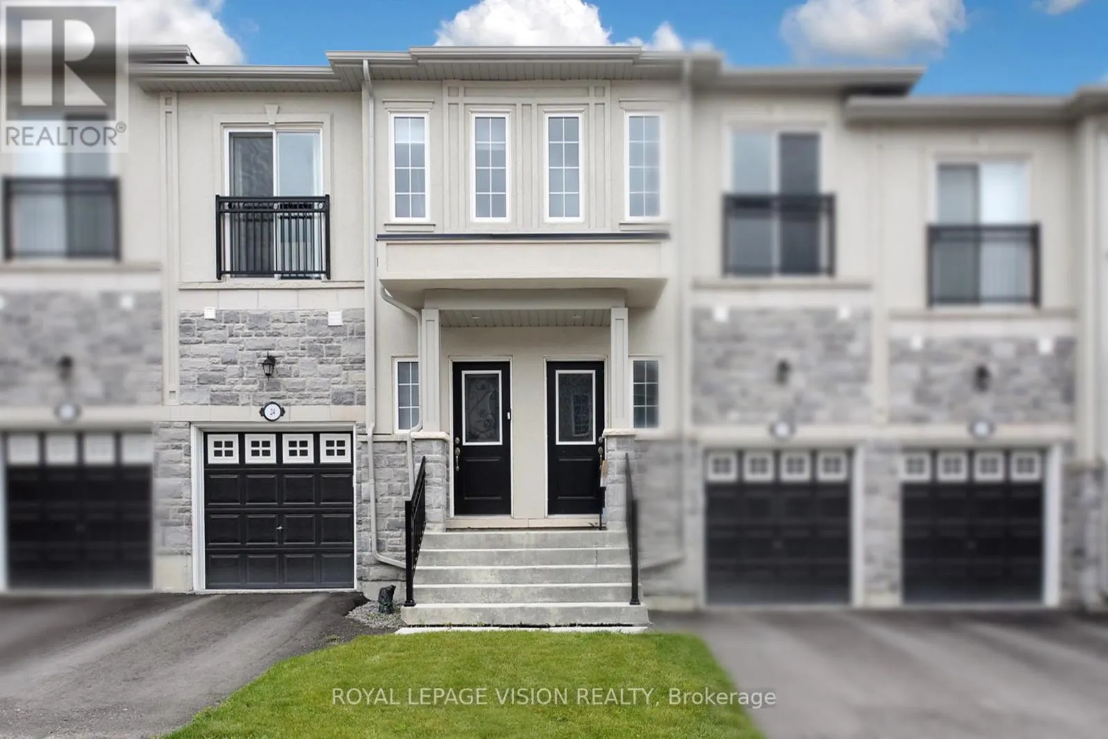 Row / Townhouse for rent: 24 Prospect Way, Whitby, Ontario L1N 0L4
