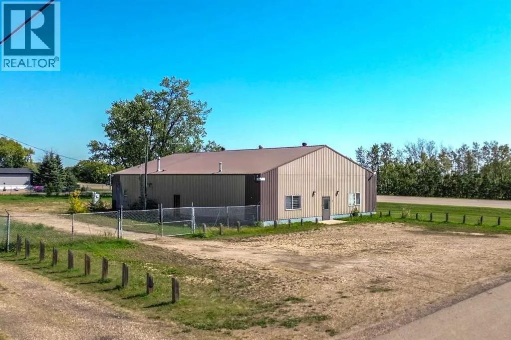 24 Railway Avenue, Erskine, Alberta T0C 1C0