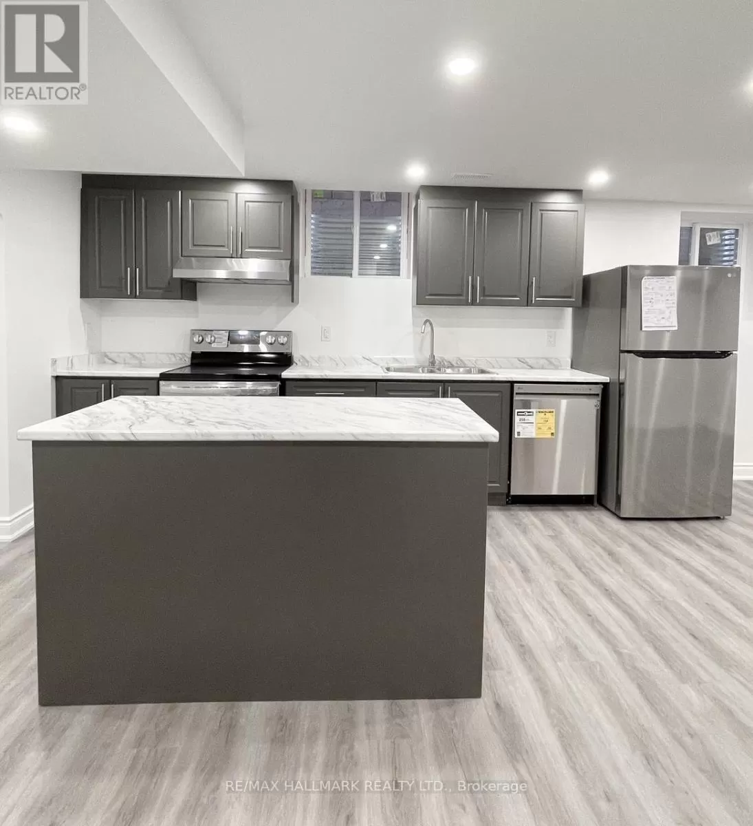 House for rent: 24 San Felice Lane, Hamilton, Ontario L9B 0B5