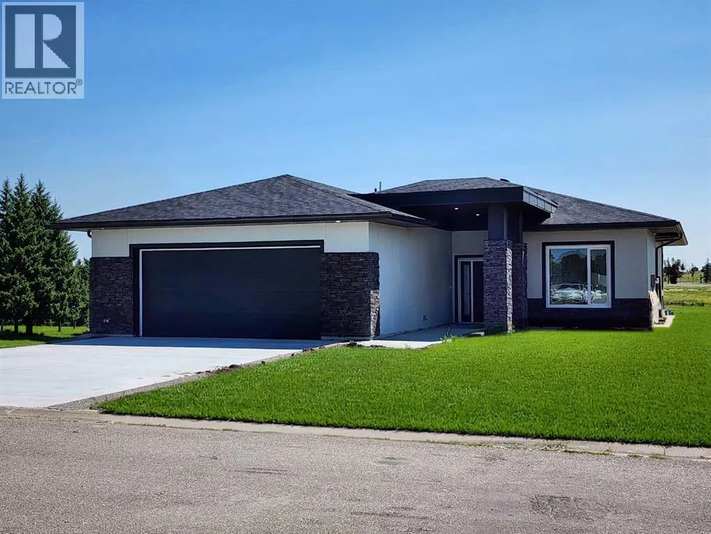 House for rent: 24 Tamarack Road E, Claresholm, Alberta T0L 0T0