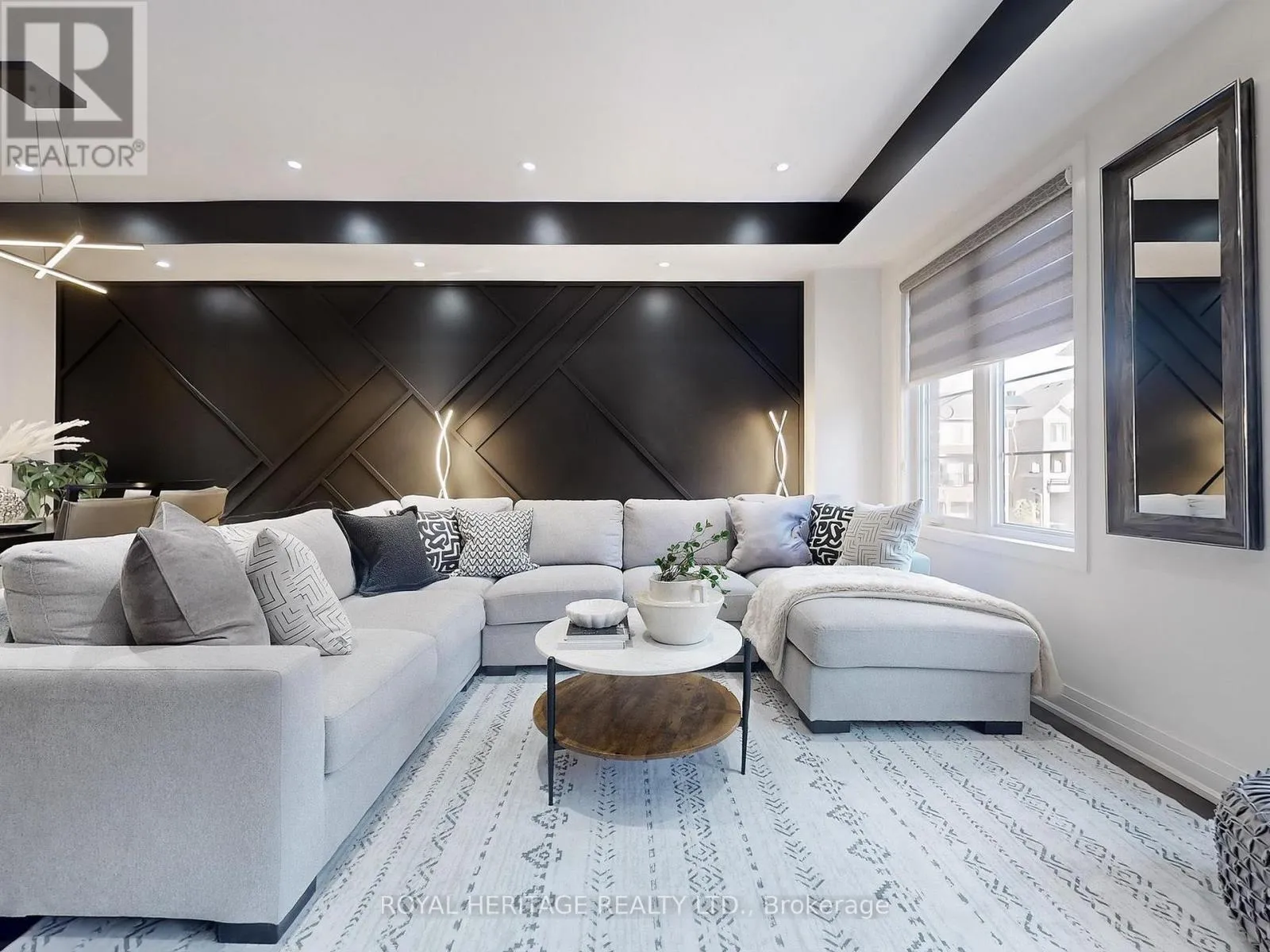 Row / Townhouse for rent: 24 Waterside Way, Whitby, Ontario L1N 0N1