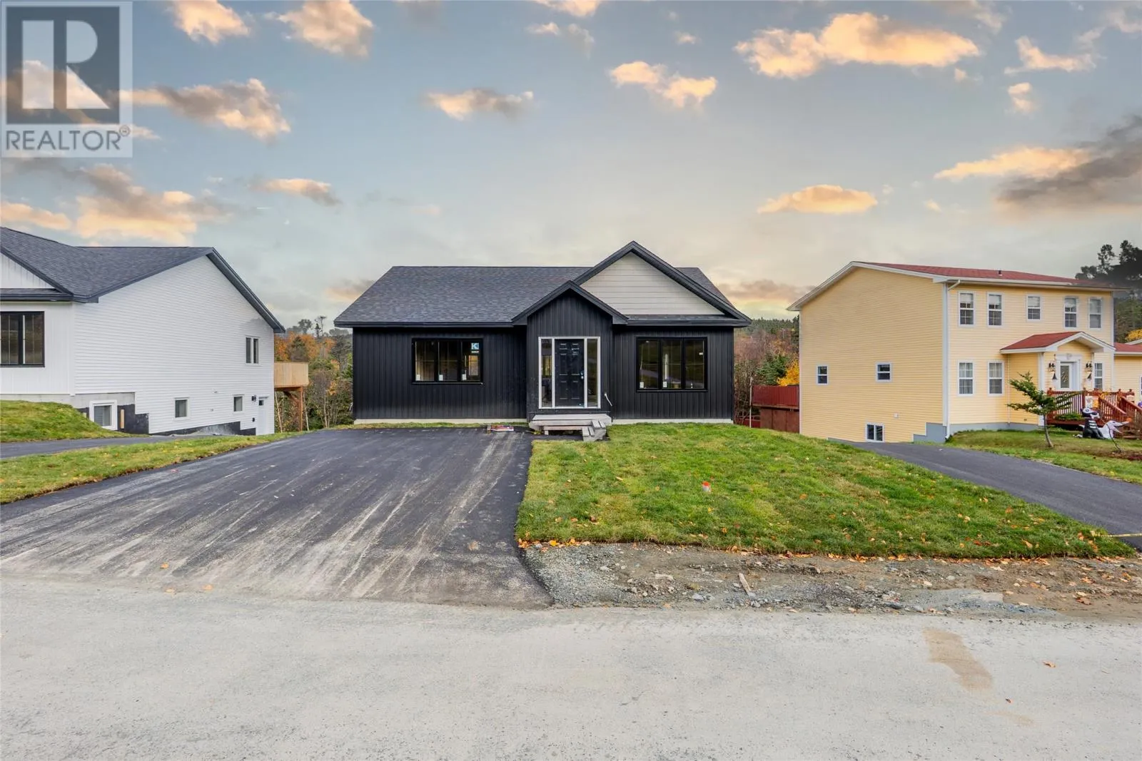 Two Apartment House for rent: 24 Whelans Crescent, Paradise, Newfoundland & Labrador A1L 3S6